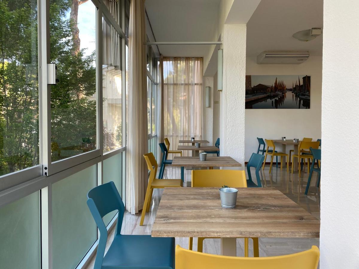 Hotel Chery Milano Marittima Exterior photo