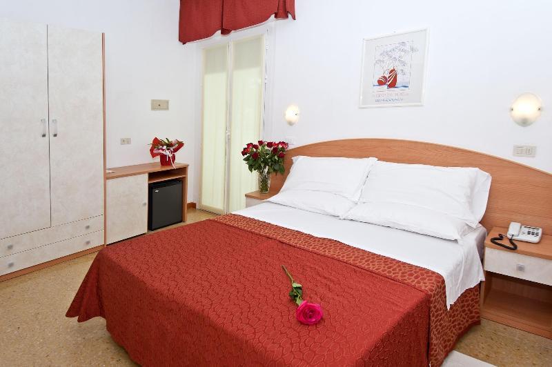 Hotel Chery Milano Marittima Exterior photo