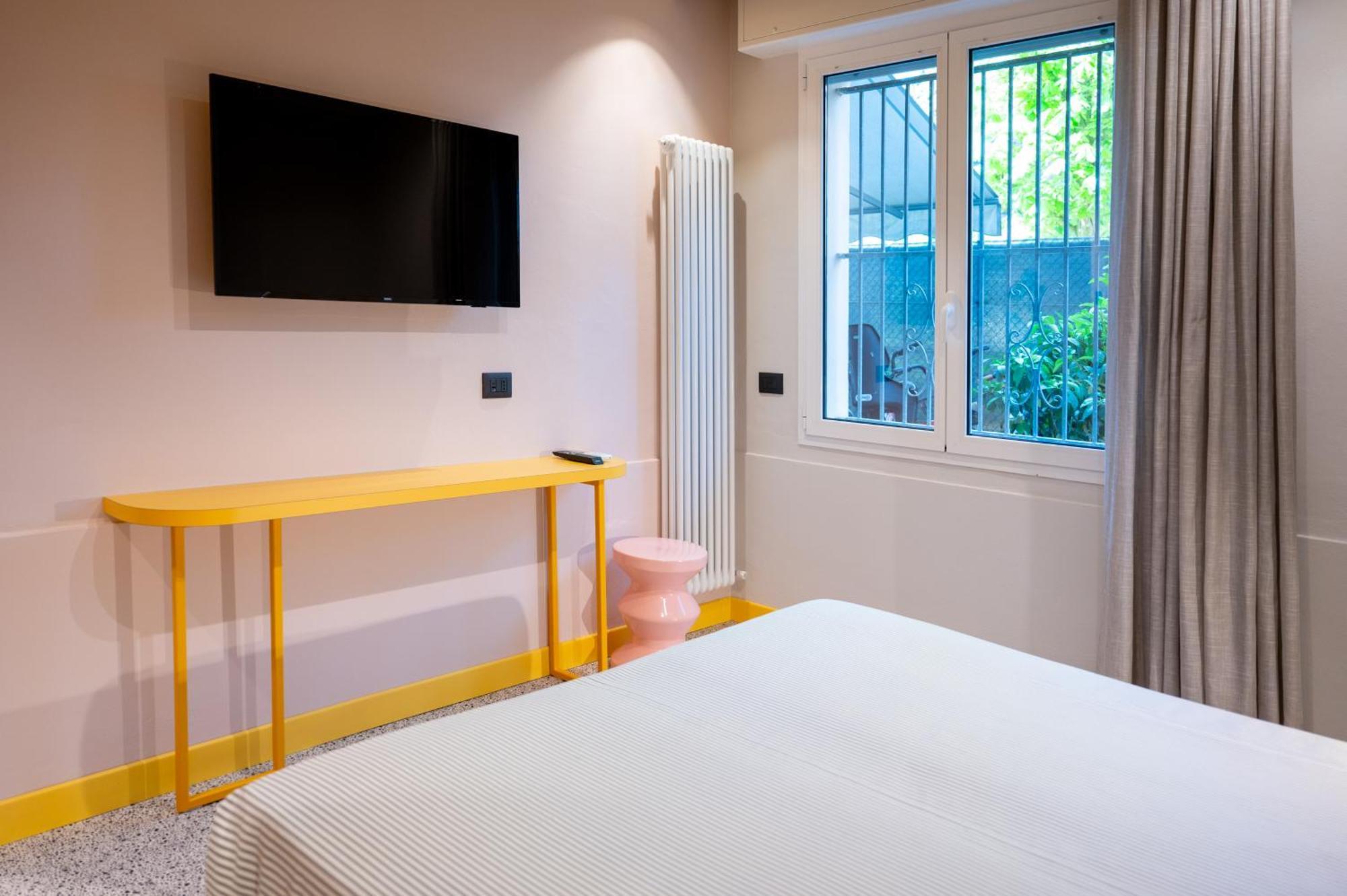 Hotel Chery Milano Marittima Exterior photo